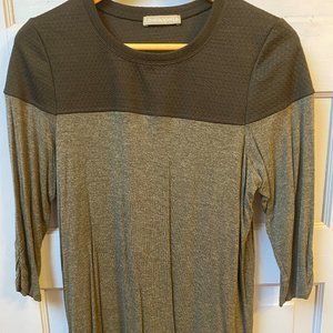 black and grey stretchy top